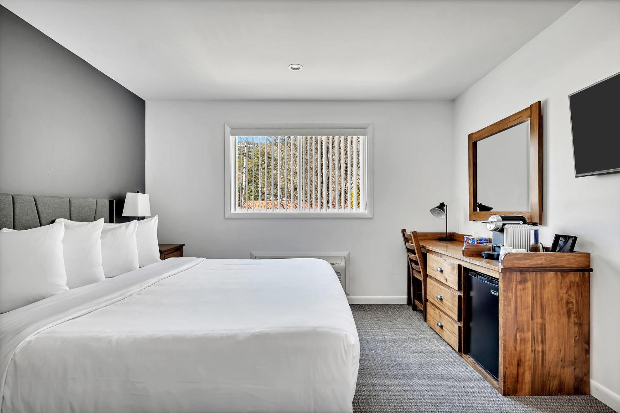 The Inn Of Lake George Bagian luar foto