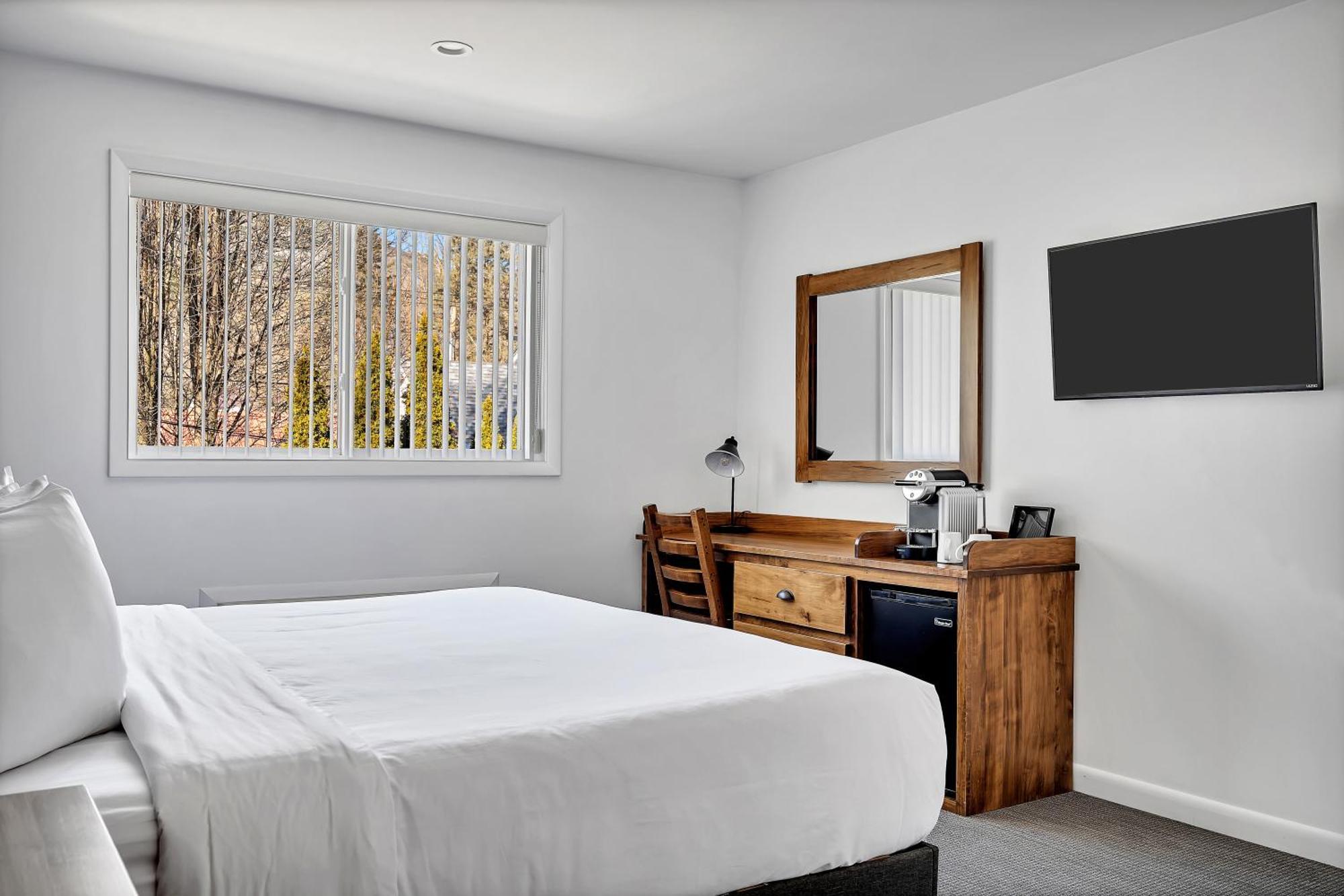 The Inn Of Lake George Bagian luar foto